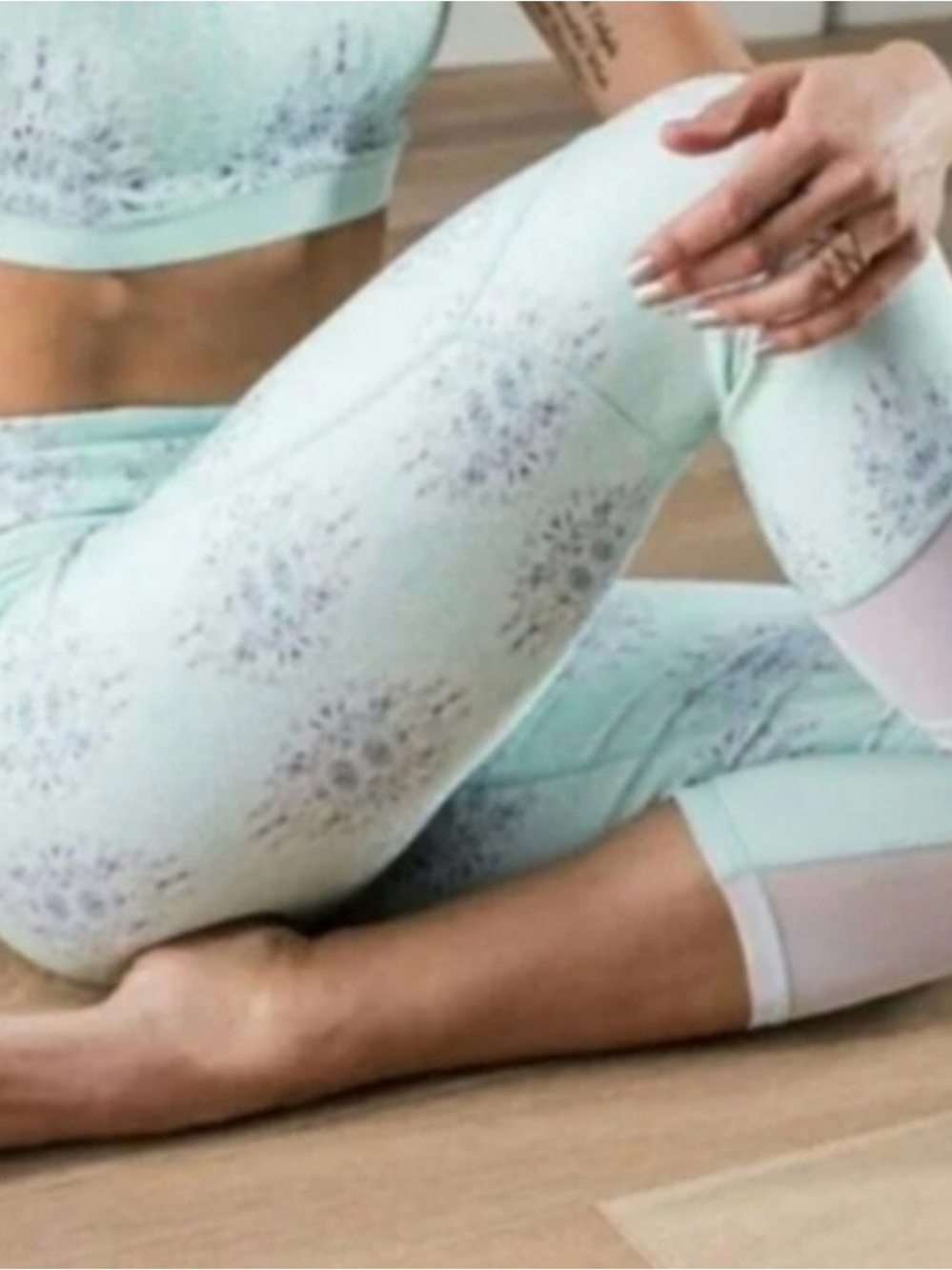 CALIA by Carrie Underwood Mint Green Patterned Capri Leggings with Matching Bra